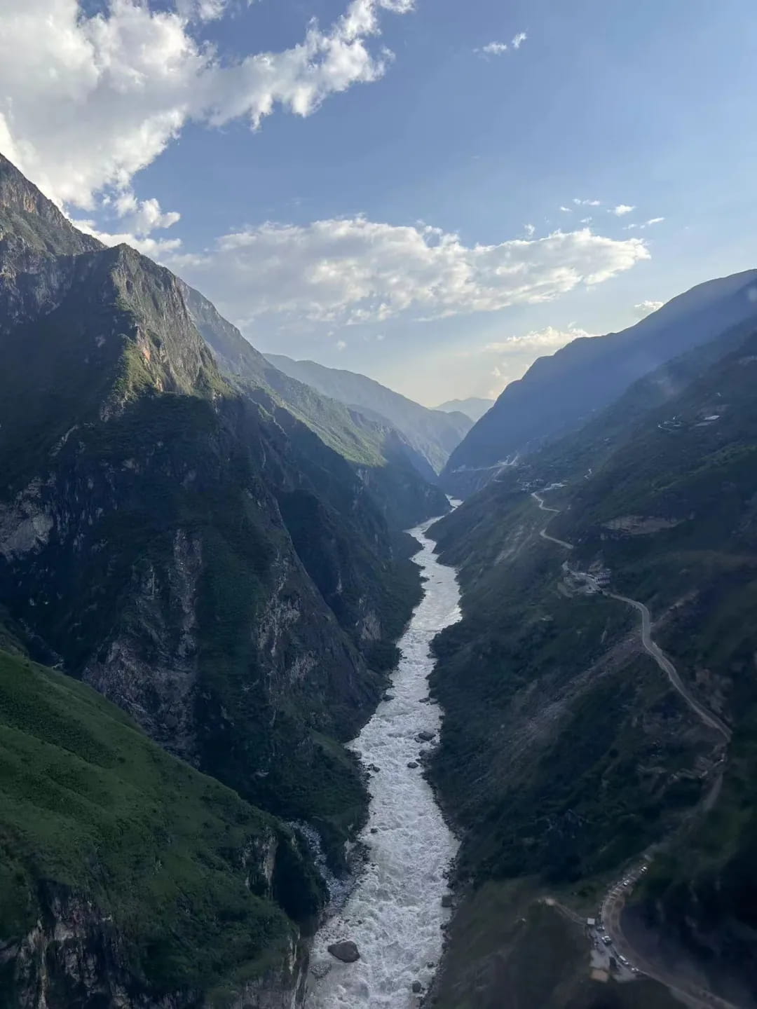 飞跃虎跳峡